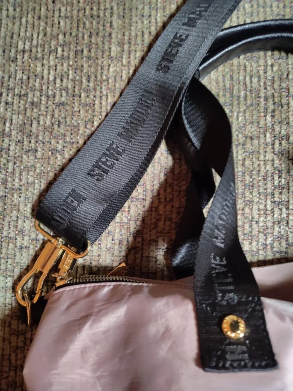 Steve Madden Black & Pink Large Gym Tote Overnight Travel Duffel Bag Carry-On.